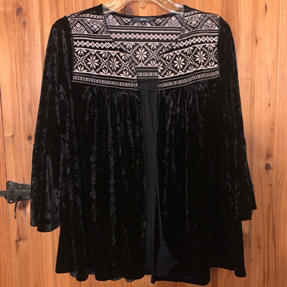 Black velvet cardigan southwest small ivory embroidery